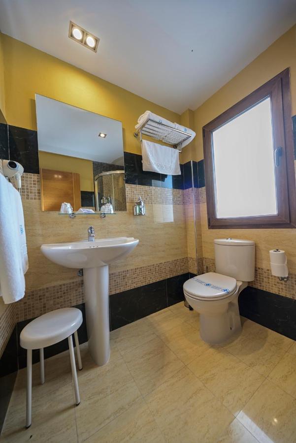אבחאר Hotel La Barrosa מראה חיצוני תמונה