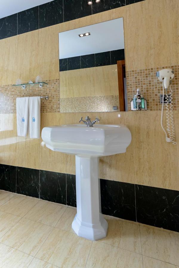 אבחאר Hotel La Barrosa מראה חיצוני תמונה